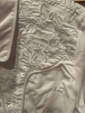 Scully White Embroidered Western Top with Rope Trim and Pearl Snaps NWT